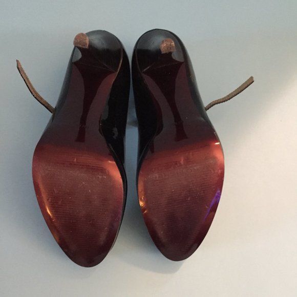 Marc Fisher patent black pumps with strap - Picture 3 of 5